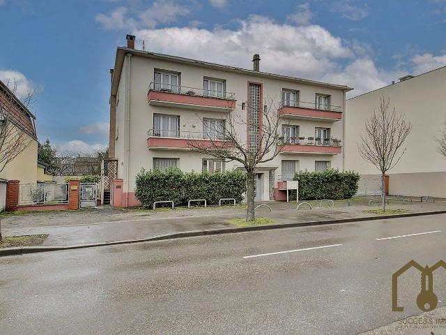 Studio rénové et meublé 17,50m² balcon Vaulx en Velin Villag
