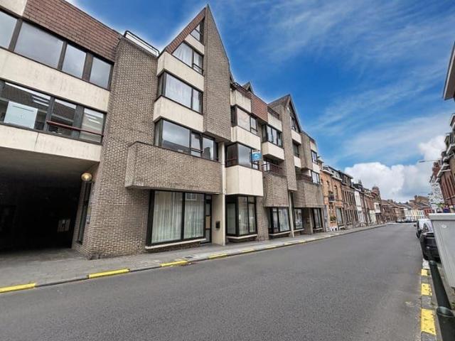 Studio rénové en plein centre