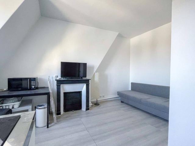 Studio rénové Parc Monceau
