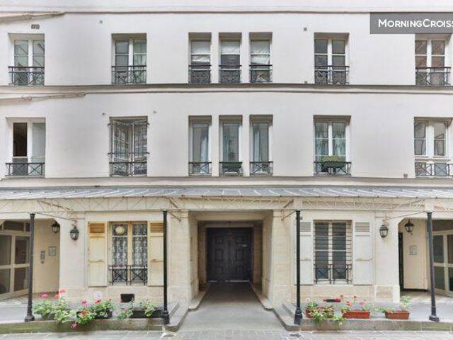 Studio rénové St Lazare