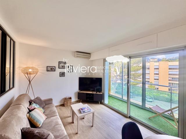 Studio rénové transformé en T2 au coeur du centre ville avec. 36m² Cavalaire sur Mer