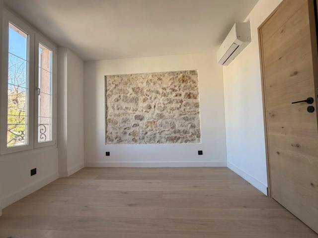 Studio rénové Vieil Antibes 16m² Antibes