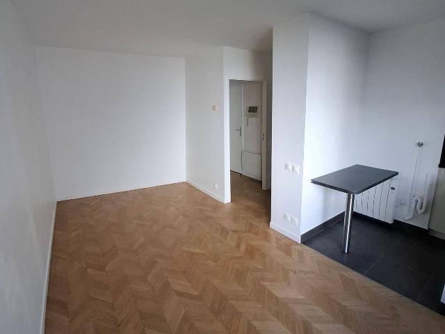 Studio rénové 27m² proche parc André Citroën