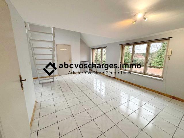 Studio résidence privée, proche commerces et tram