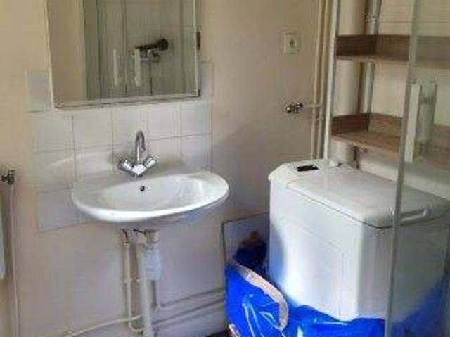 STUDIO RUE BENARD CHAUF EAU CHAUDE INCLUS