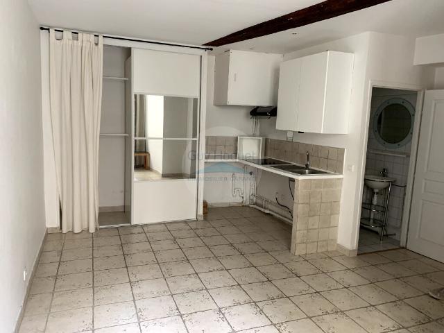 Studio Rue du Fbg St Antoine 75012 Paris