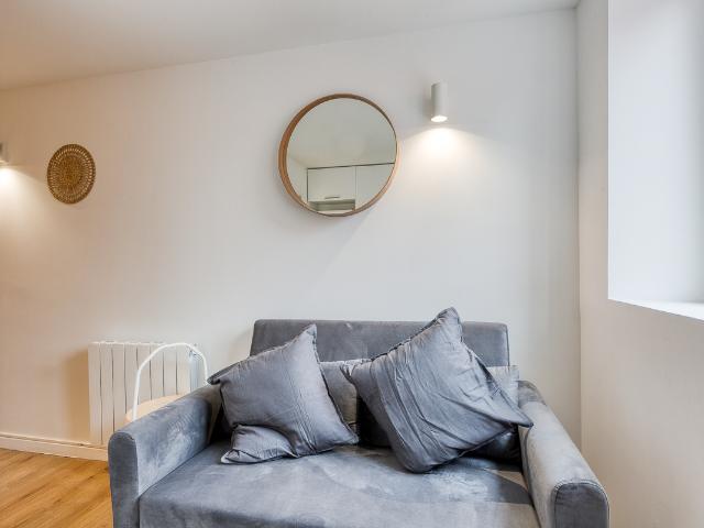 Studio rue de calais droite