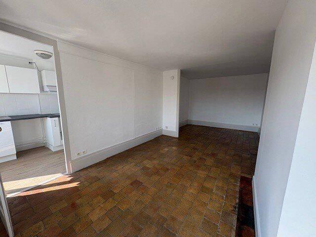 STUDIO / RUE DE LA CHARITE LYON 2E