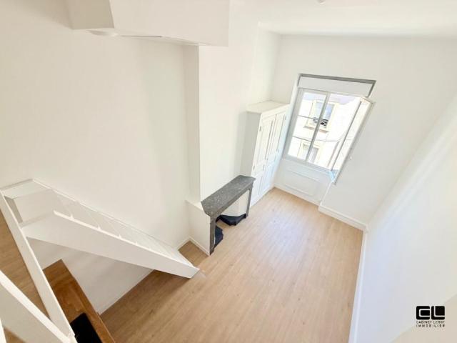 STUDIO RUE PAUL BERT 20 M²proche place sainte Anne