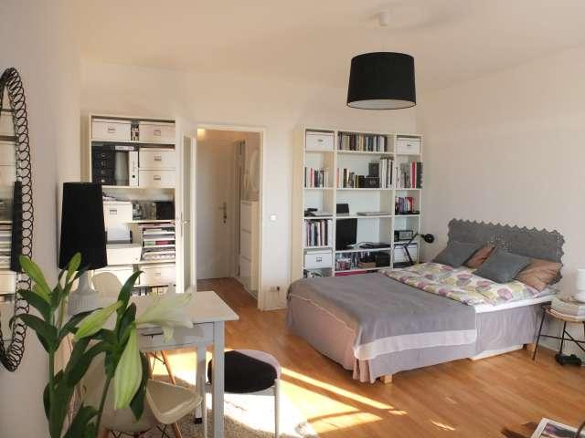 Studio Wohnung zur Miete in Charlottenburg, Berlin