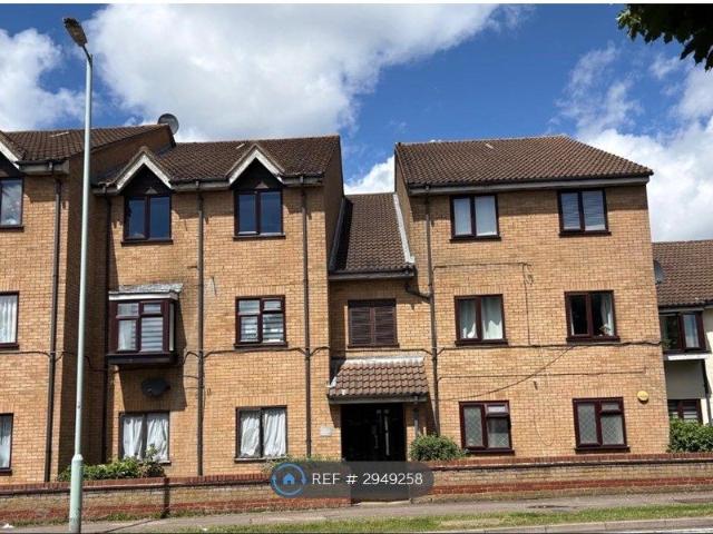 Studio Way, Borehamwood WD6, 1 bed flat to rent, £1,300 pcm | PrimeLocation