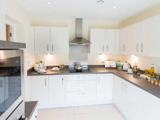 Studio Way, Borehamwood WD6 1 bed retirement property to rent £3,600 pcm £831 pw
