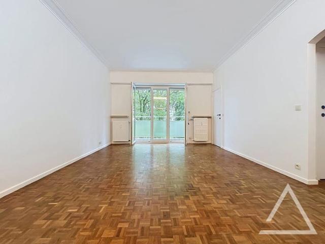 Studio with terrace Wolvendael