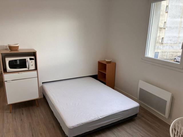 Studio tout équipé avec balcon et parking Niort