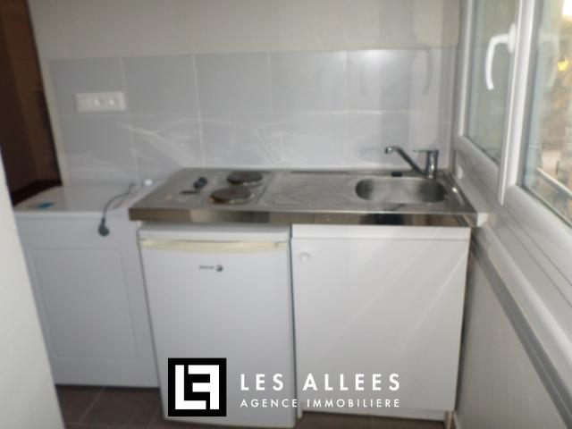 STUDIO TOUTES CHARGES COMPRISES Location PUYGIRON 26160