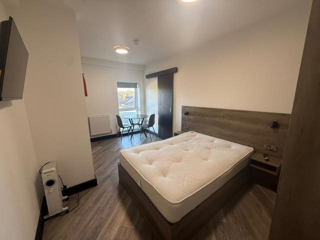 Studio to let at Etwall House, Derby City Centre — available now!