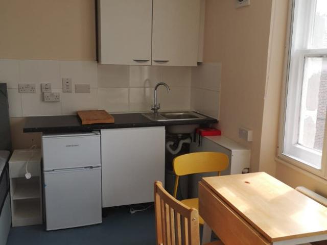 Studio To Let In Belsize Park