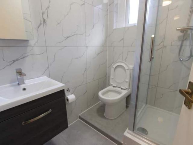 Studio To Let W14. Available NOW. West Brompton, West Kensington. Chelsea, Earls Court. CALL NOW