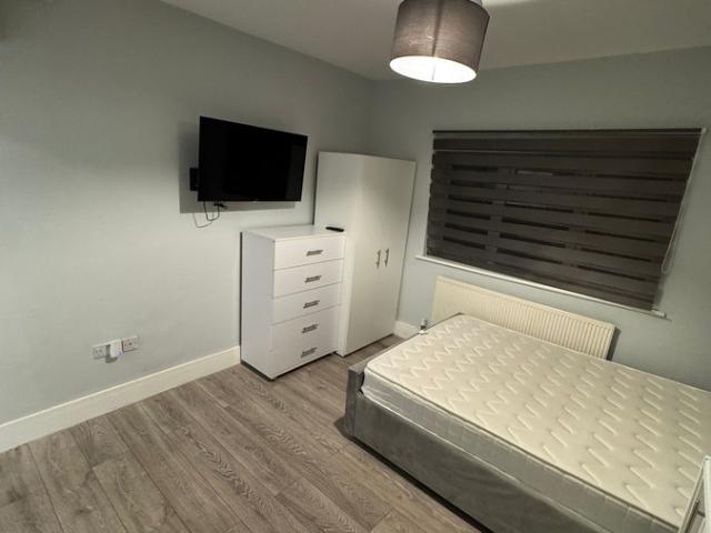 Studio To Let