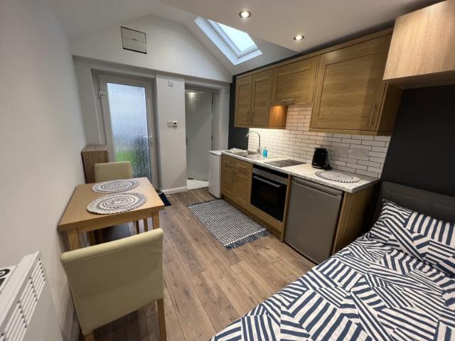 Studio to let