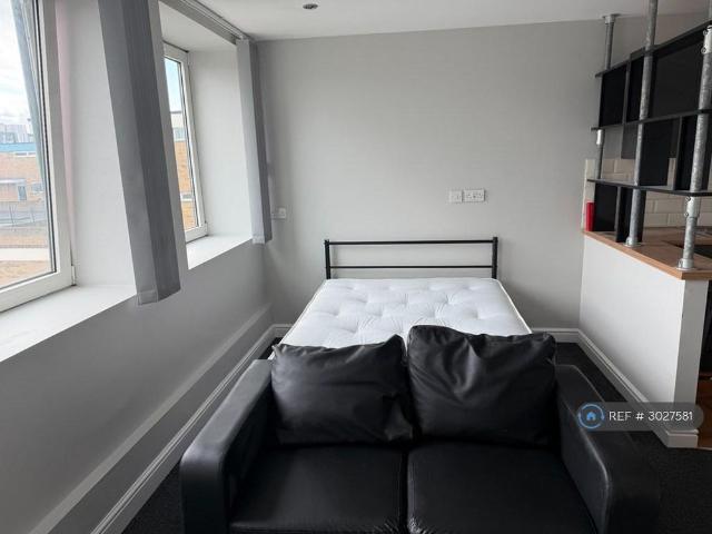 Studio to rent