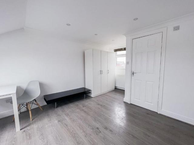 Studio to rent