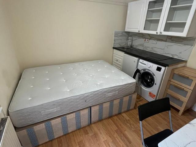 Studio to rent