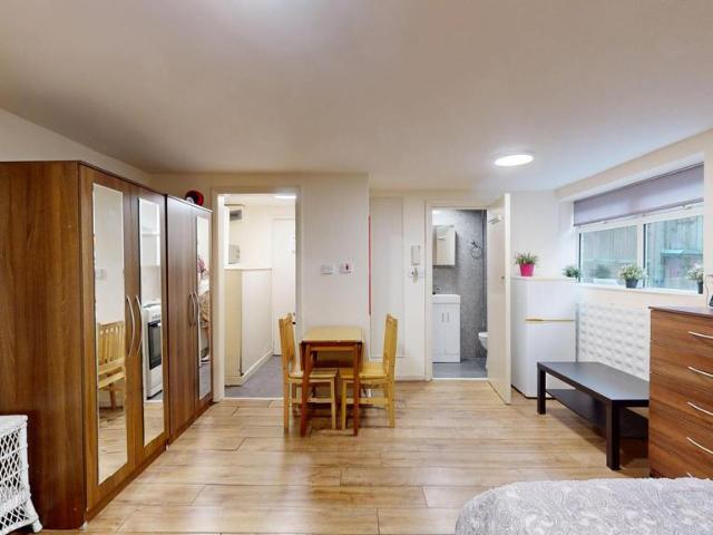 Studio to rent