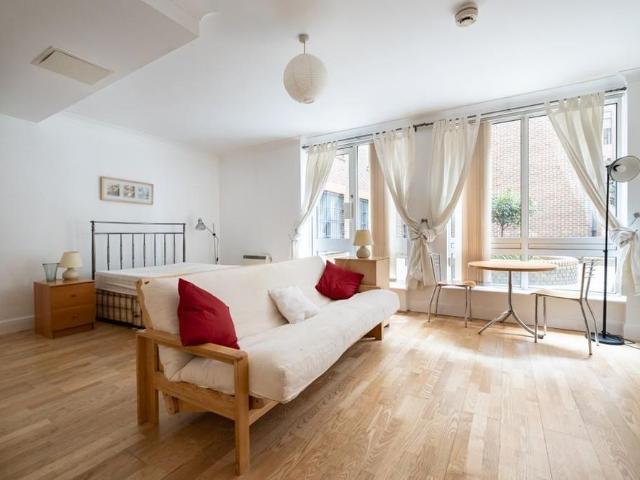 Studio to rent