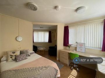 Gwynedd county, Wales - Equipped kitchen