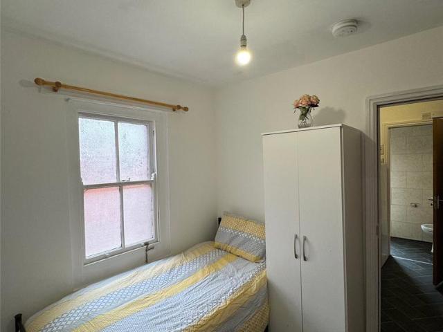 Studio to rent