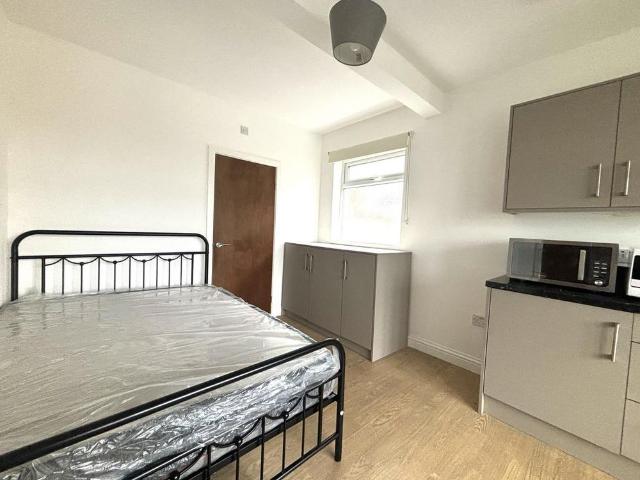 Studio to rent