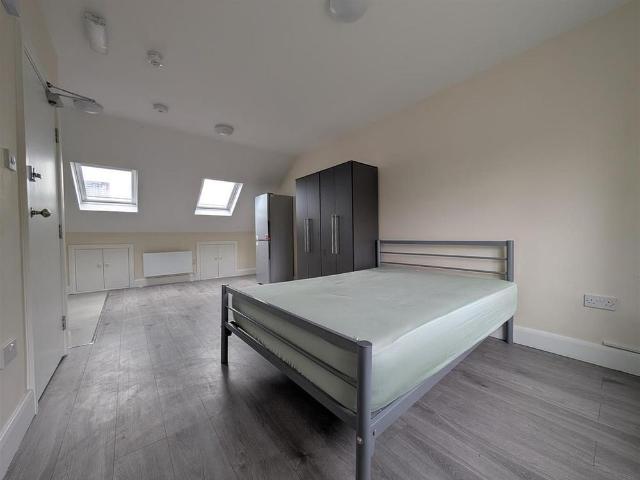 Studio to rent