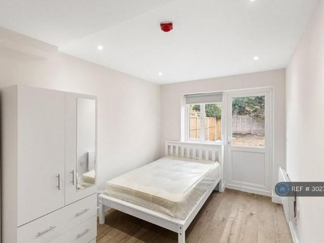 Studio to rent