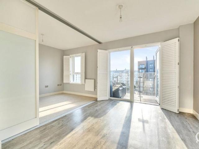 Studio to rent