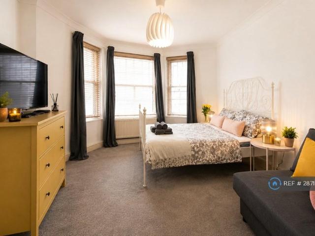 Studio to rent