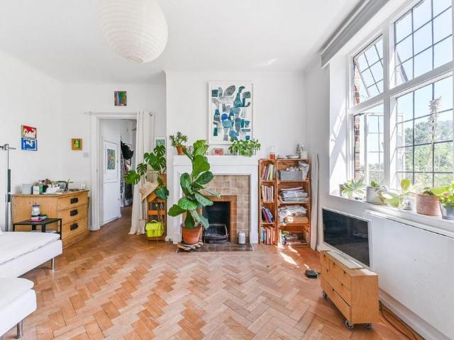 Studio to rent