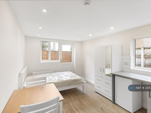 Studio to rent