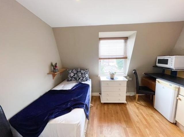 Studio To Rent