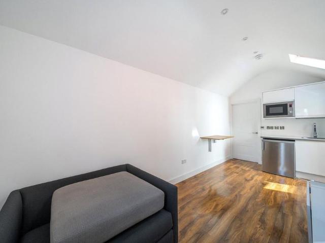 Studio to rent
