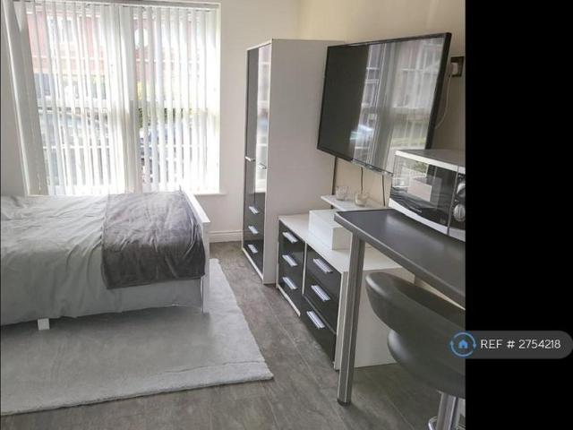 Studio to rent