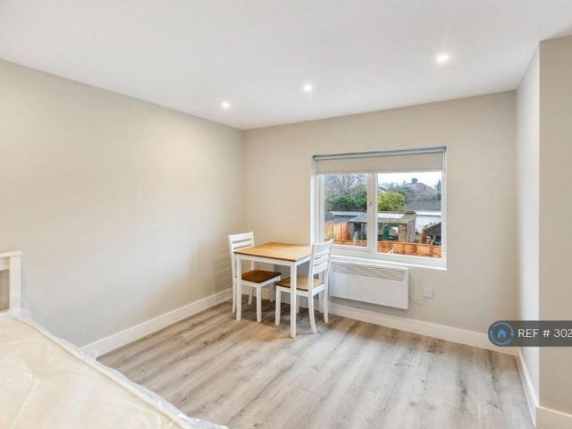 Studio to rent