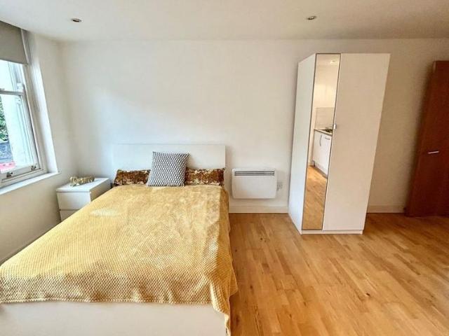 Studio to rent