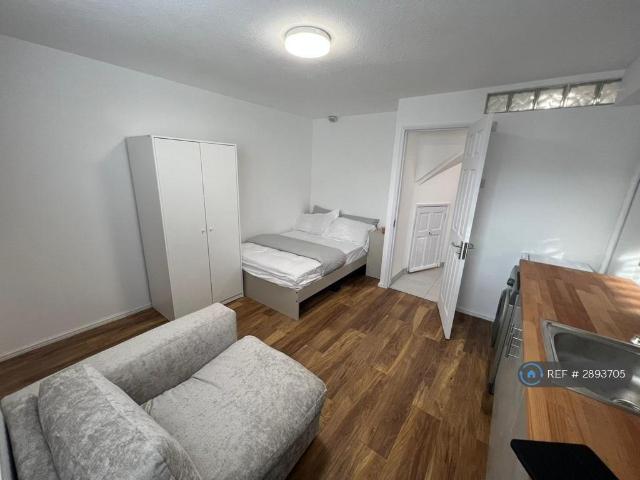 Studio to rent