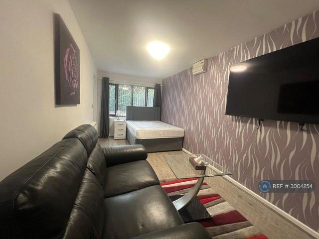 Studio to rent