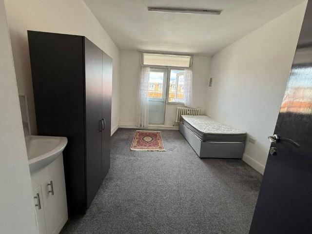 Studio to rent