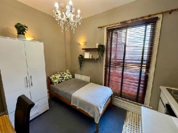 Studio To Rent