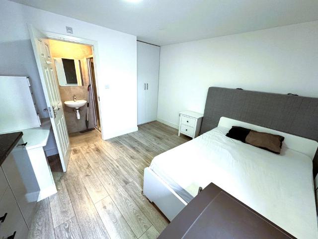 Studio to rent