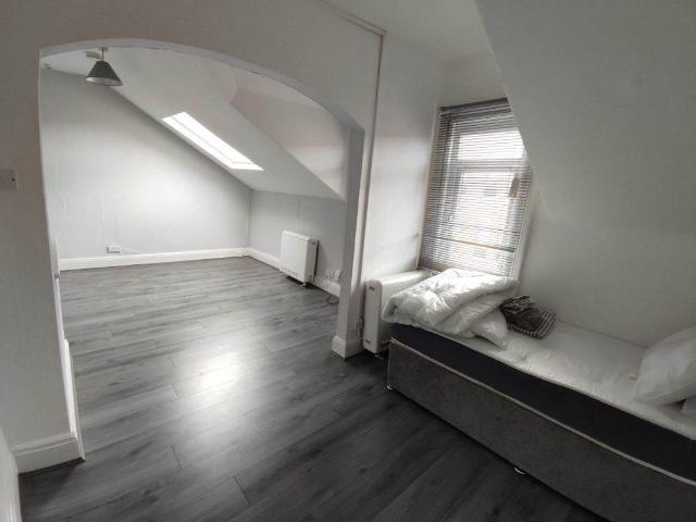 Studio to rent