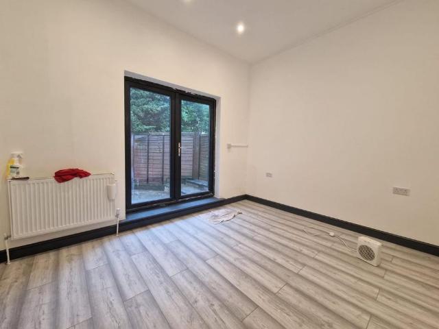 Studio to rent